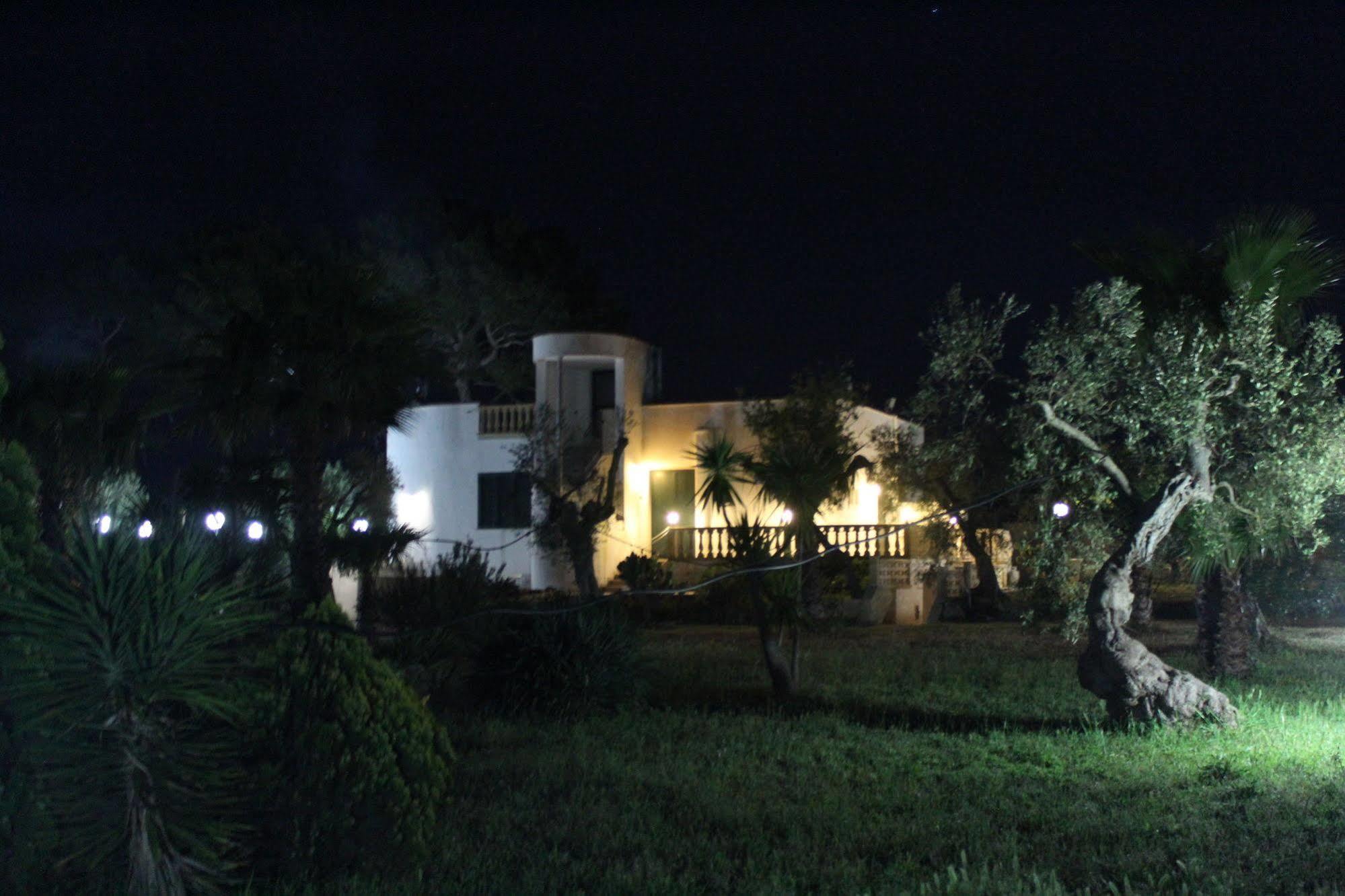 B&B Villa กัลลีโปลี ภายนอก รูปภาพ